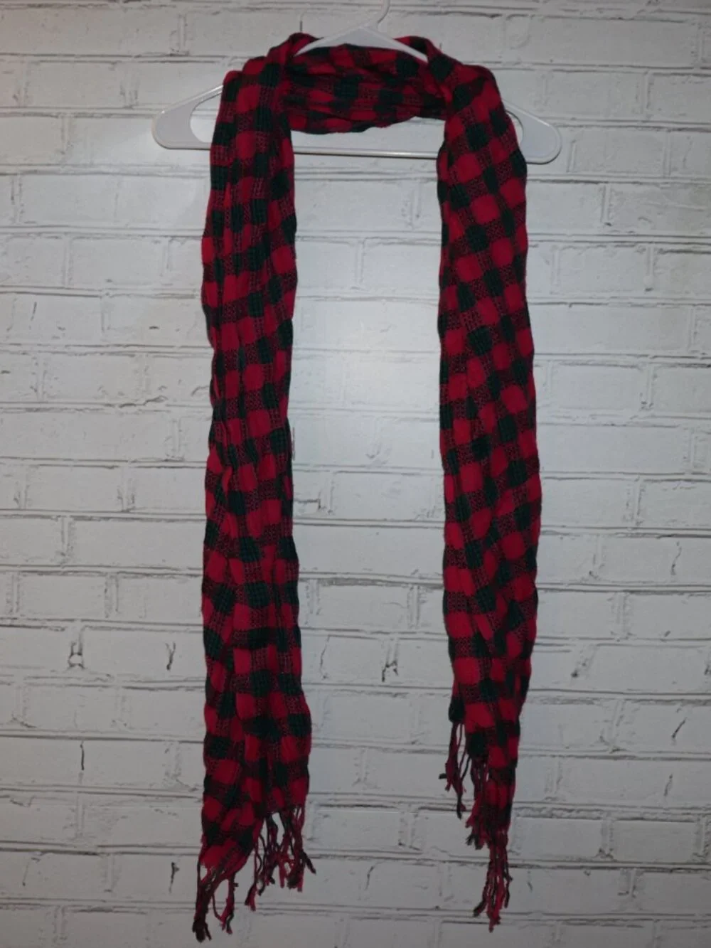 🧣✨ Maroon & Green Woven Scarf · 21